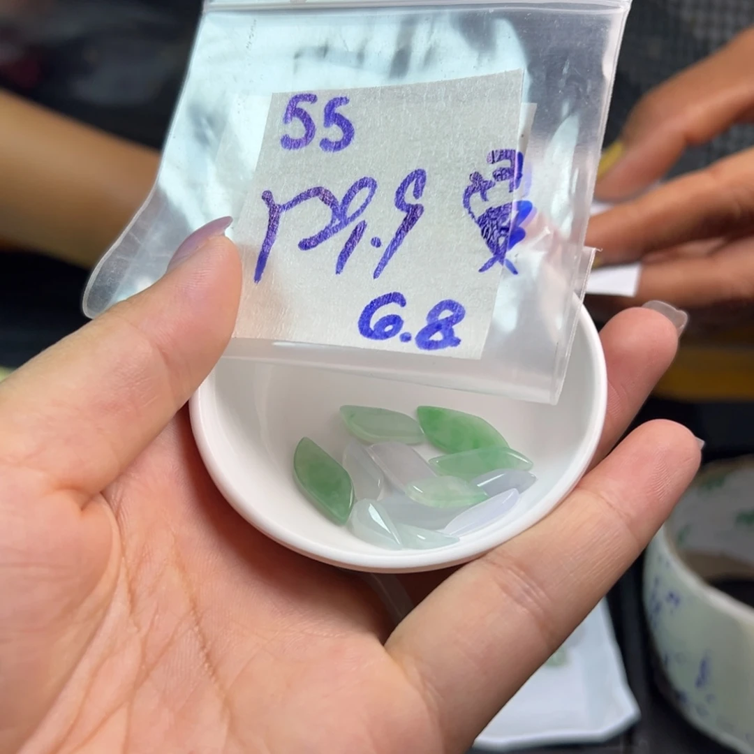 【闪购商品】定制翡翠未镶嵌曼*翡翠