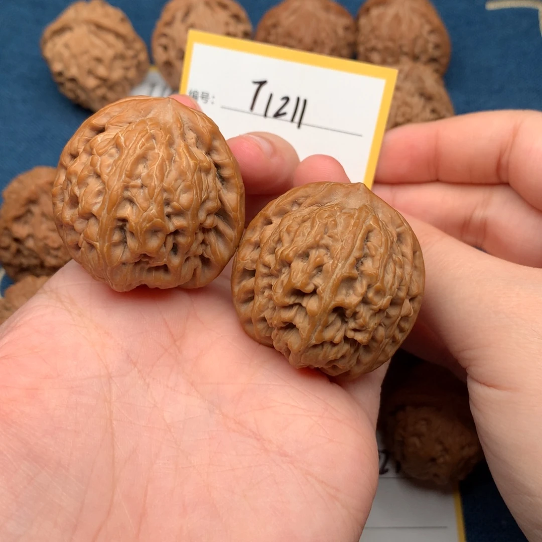 文玩核桃吊坠39红锦鲤 1211