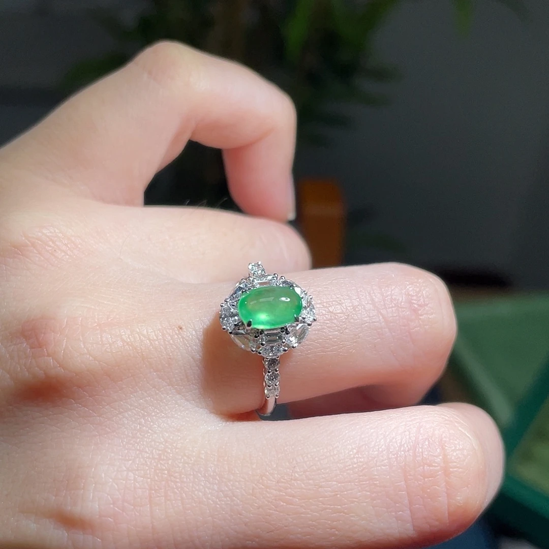 翡翠18K金镶嵌戒指龙石种甜绿