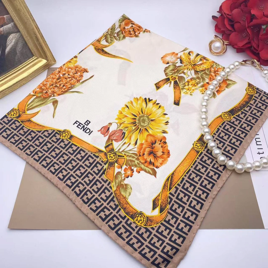 99新 FENDI/芬迪 海囤/芬迪/丝巾/yy05035