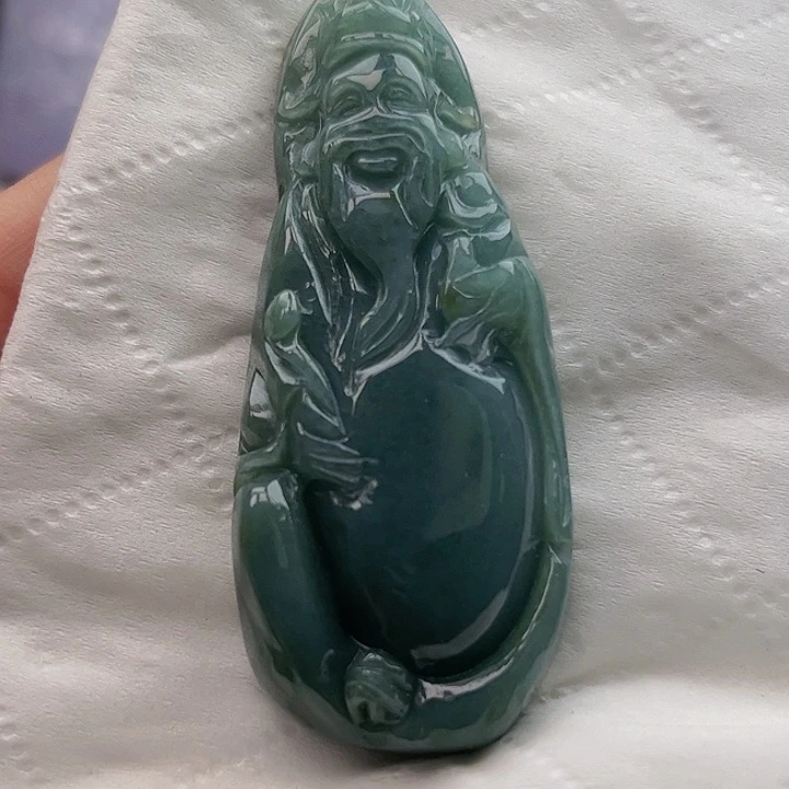 翡翠未镶嵌颈饰挂件