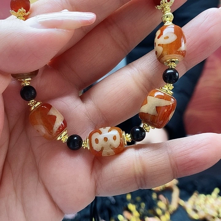 玛瑙/玉髓颈饰合金