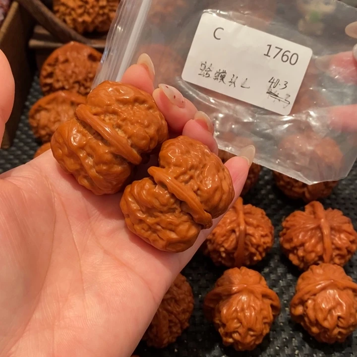 东***哥吊坠文玩核桃精品