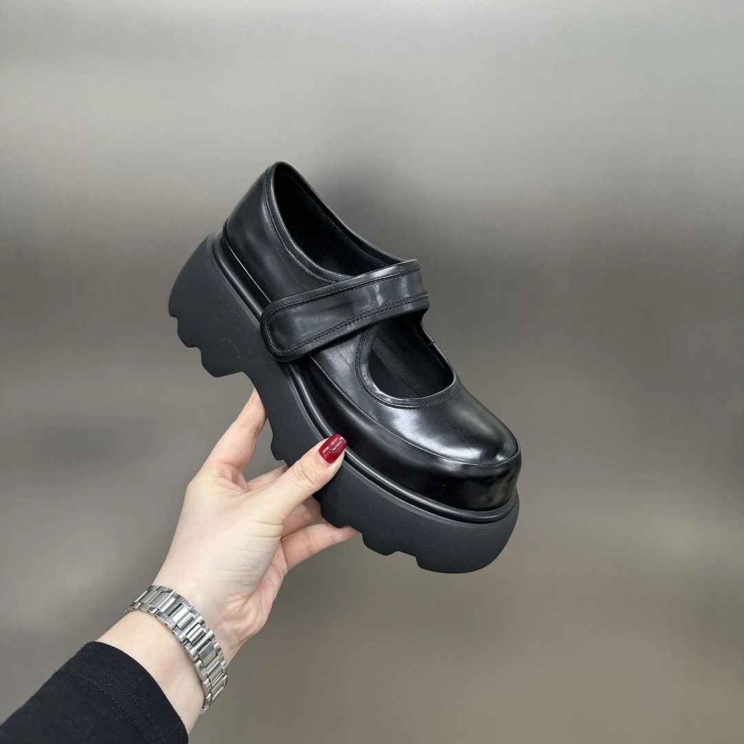 【左右华菲】6cm法式复古一字带厚底玛丽珍鞋女2025新款黑色小皮鞋