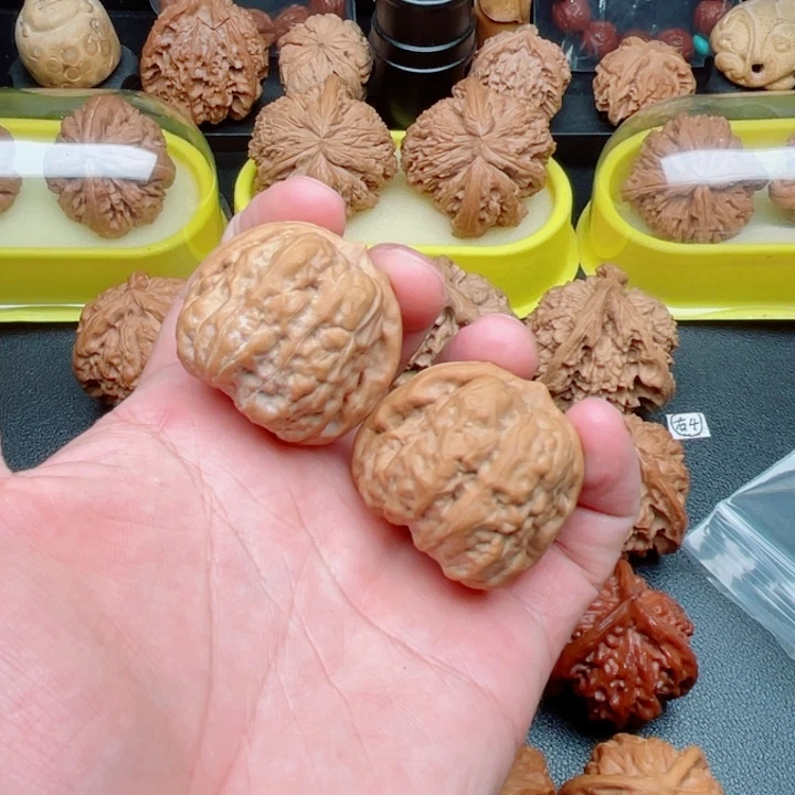 把件文玩核桃蛤蟆头三棱36×39×33