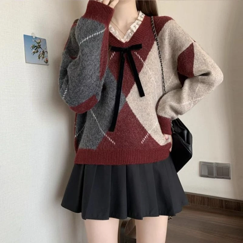 蕾丝拼接V领菱格设计感休闲气质套头毛衣女秋冬季宽松针织衫上衣