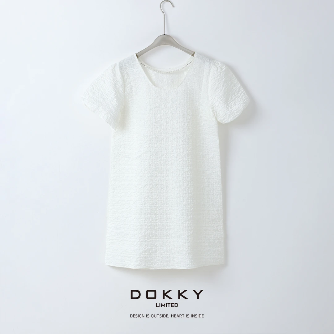 Dokky「白露山茶.紫标」定制浮雕肌理面料.珍珠项链连衣裙LA0521