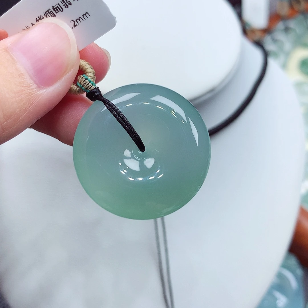 翡翠未镶嵌颈饰编号35，29.3/8.2