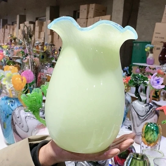 琉璃花瓶高24厘米口径10厘米