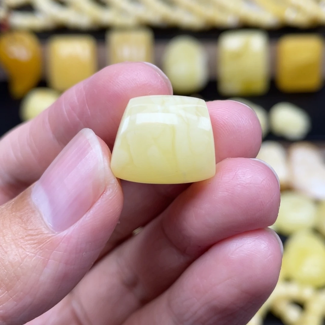 琥珀未镶嵌裸石琥珀蜜蜡