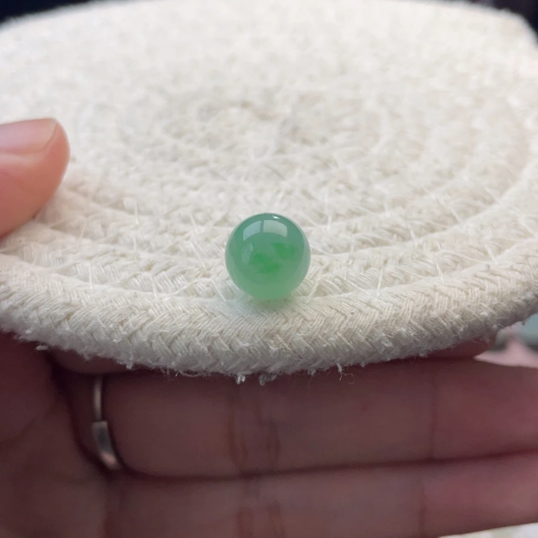 散珠翡翠甜绿飘阳绿圆珠卡9.9mm