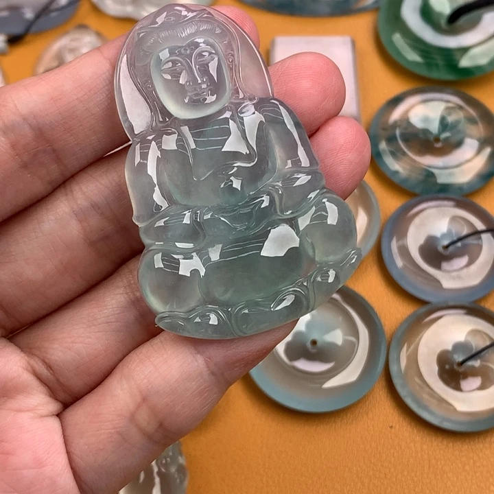 颈饰未镶嵌翡翠…..