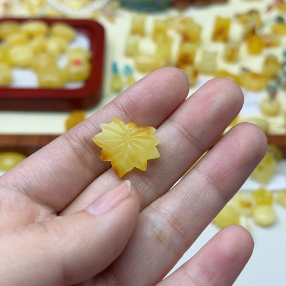 【闪购商品】蜜蜡裸石未镶嵌配饰