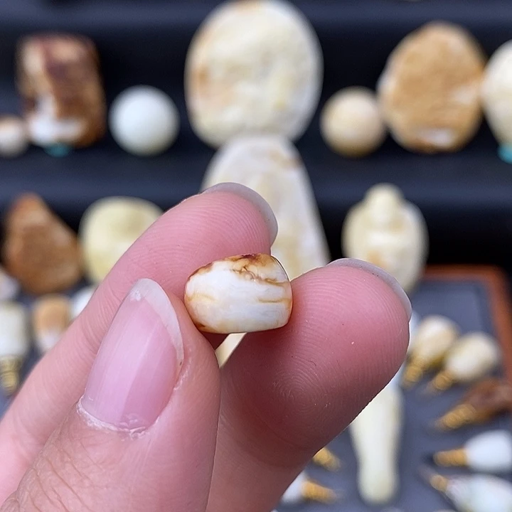 琥珀未镶嵌裸石11马蹄珠