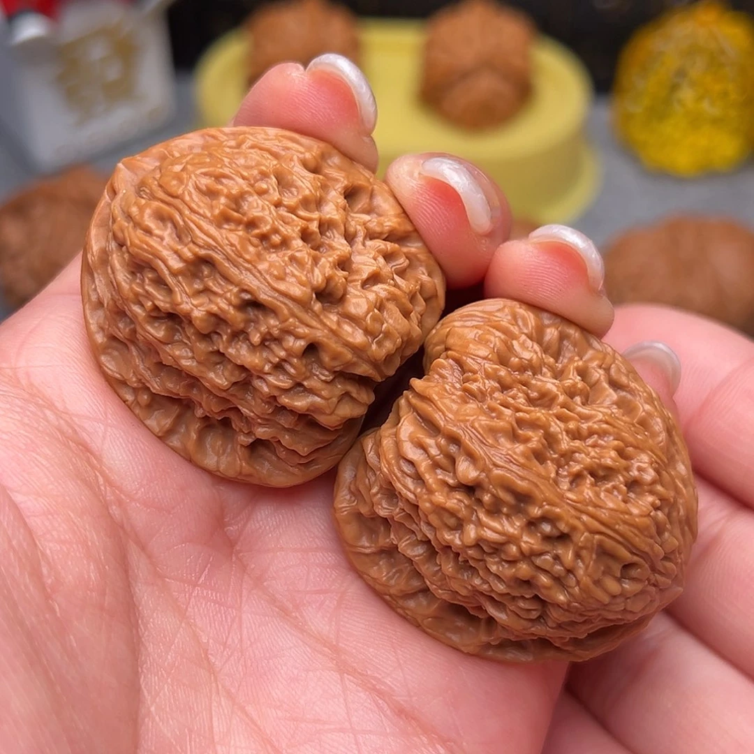 把件文玩核桃红皮高炮南疆37