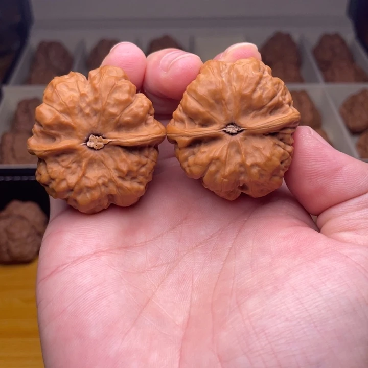 锅***肉吊坠文玩核桃精品蛤蟆头