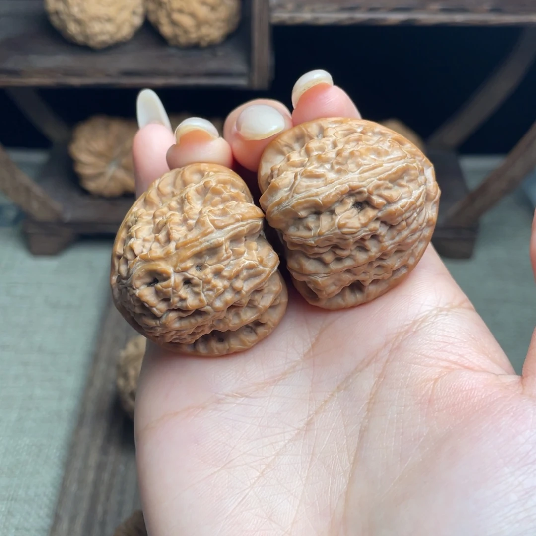 文玩核桃吊坠三角白38 白茬精配克重打手
