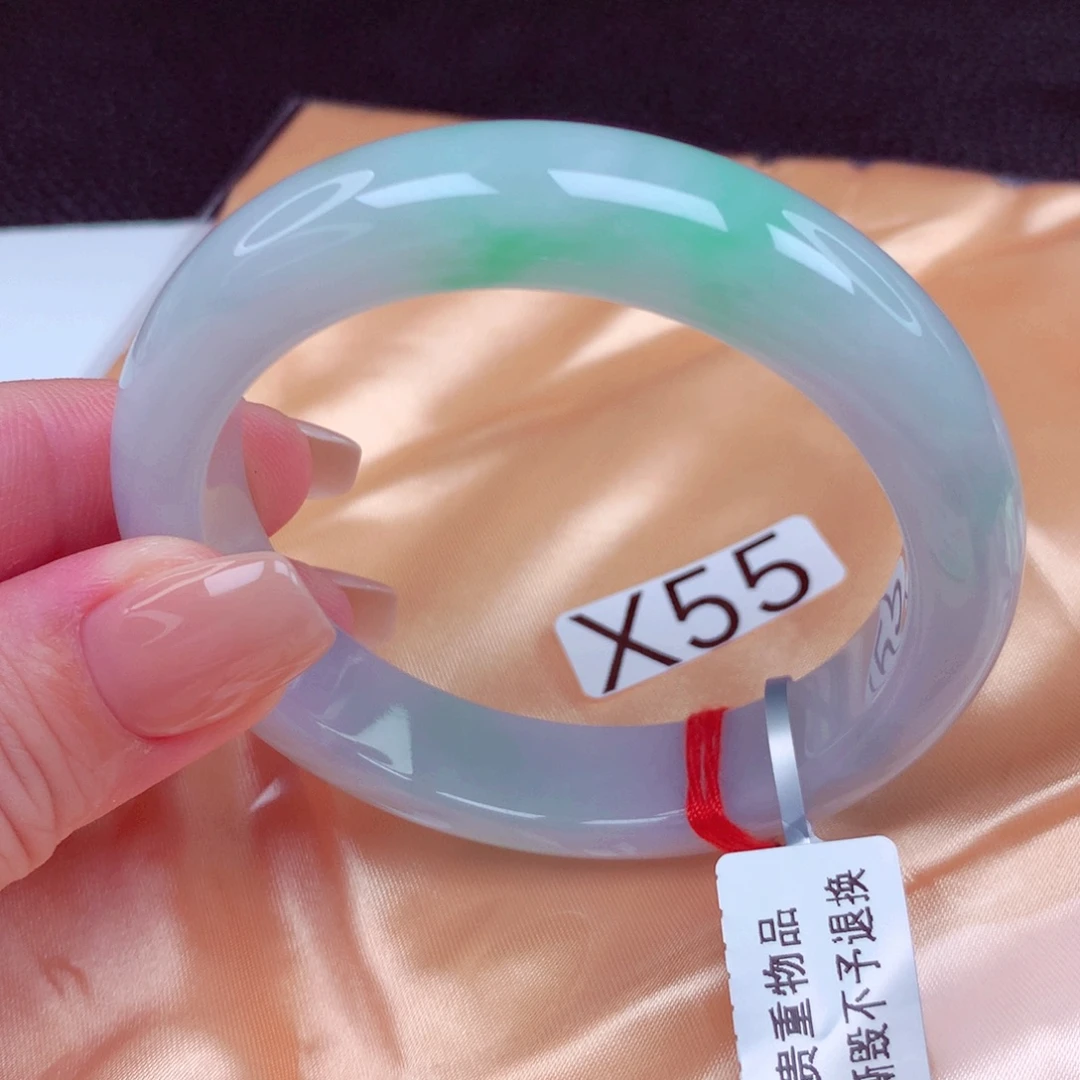 未镶嵌手镯翡翠手镯