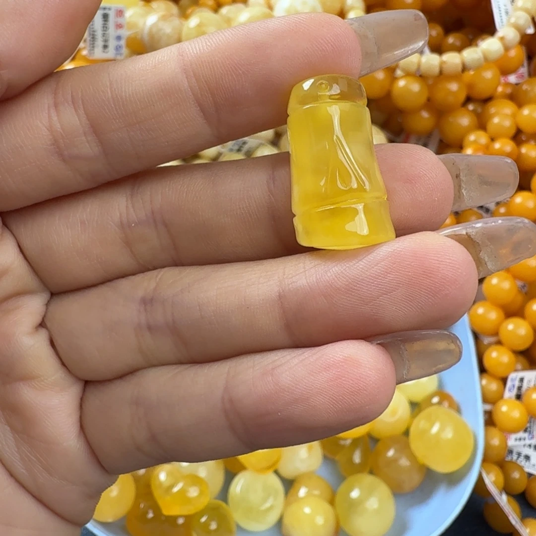 琥珀未镶嵌珠宝奇石