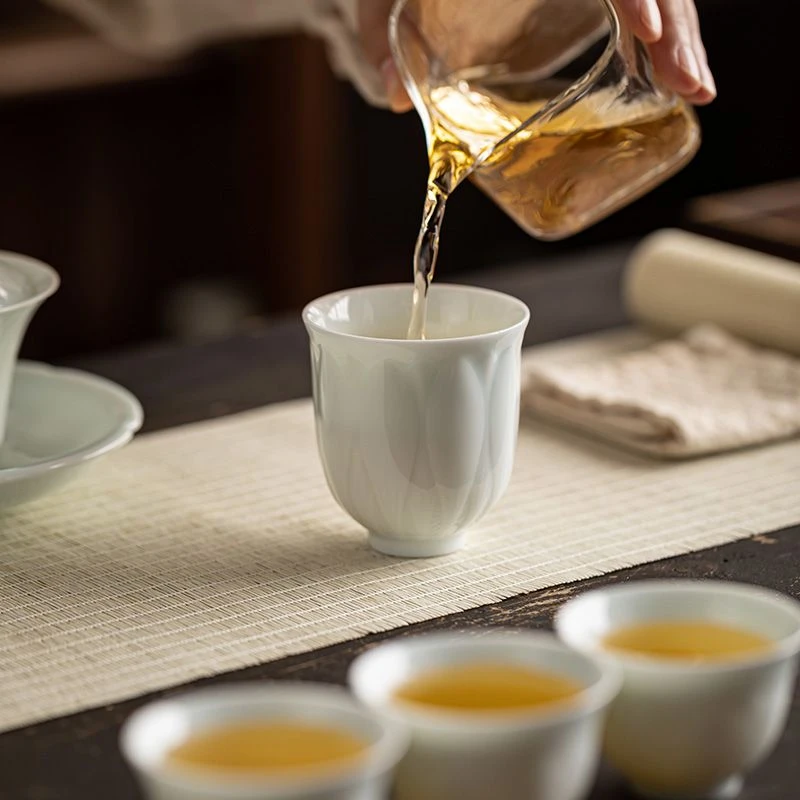 青瓷品茗杯单杯中式创意闻香杯个人专用主人杯陶瓷功夫茶具