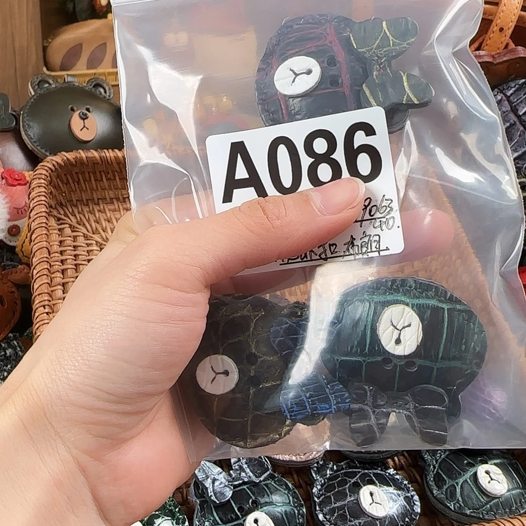 每个都配黑色龙虾扣 单独再放一节黑色链条