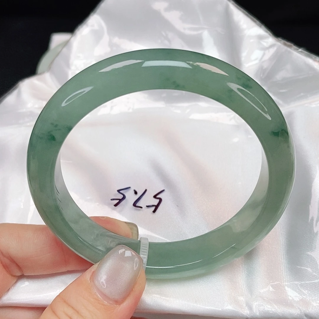 翡翠手镯未镶嵌冰川蓝飘蓝花