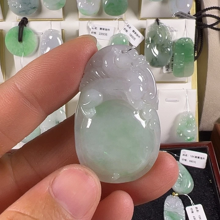 翡翠未镶嵌颈饰翡翠挂件