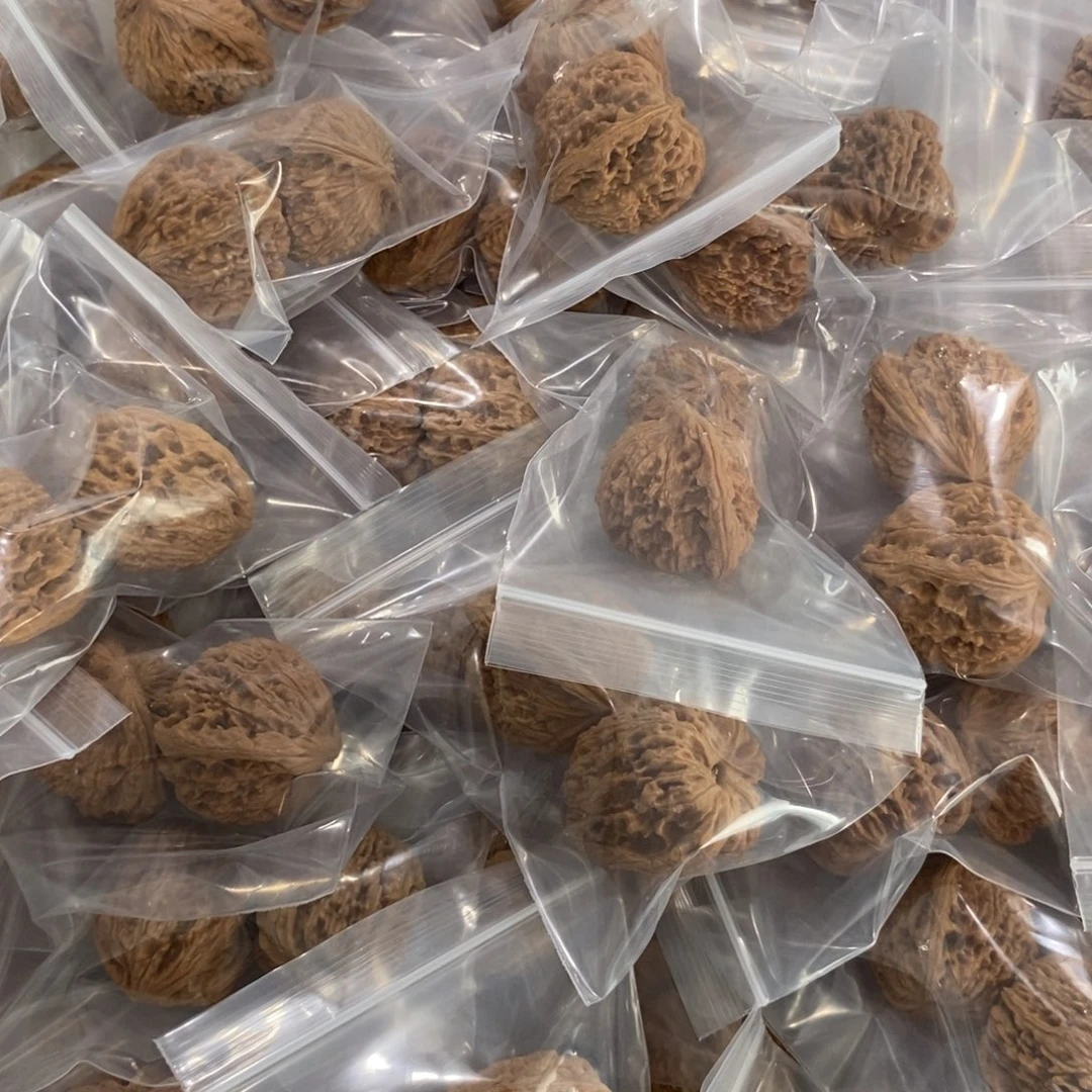 文玩核桃吊坠南疆石