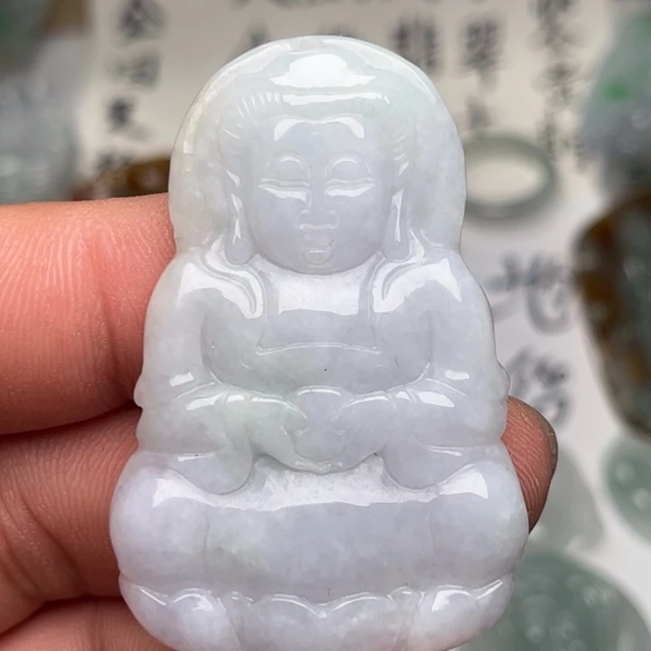 翡翠未镶嵌颈饰观音