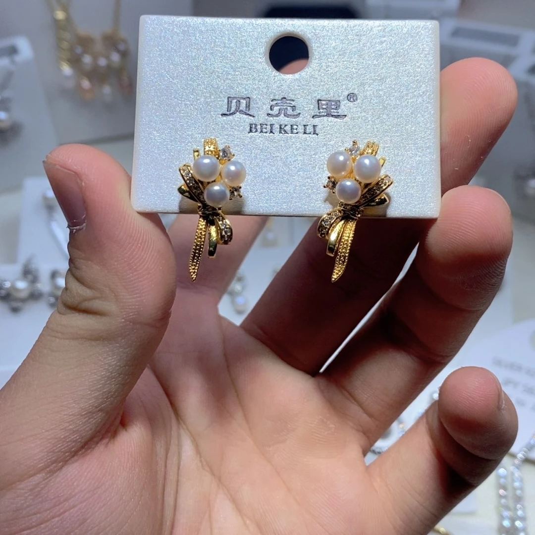 淡水珍珠银S925镶嵌耳饰