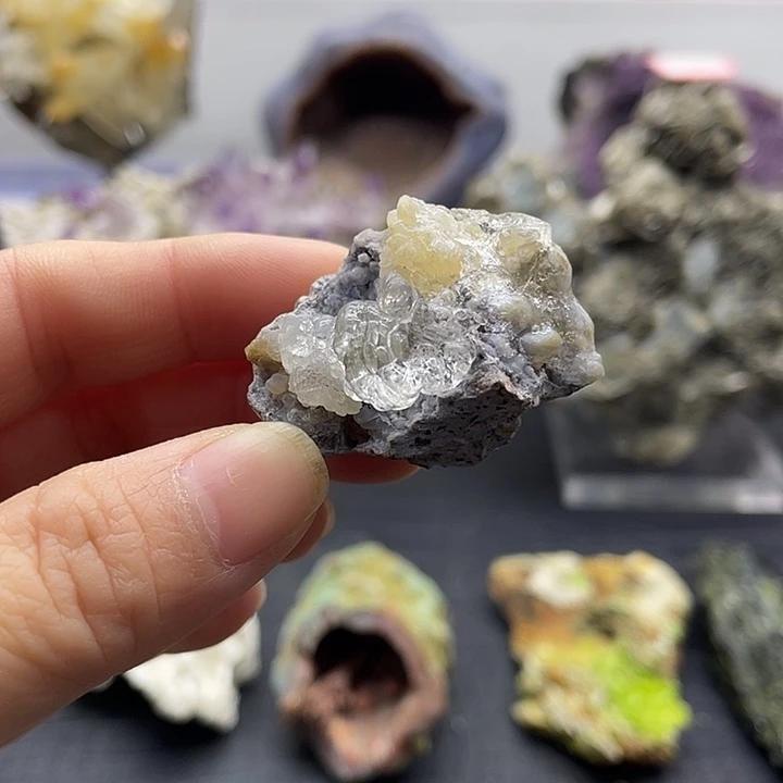 2坦桑石（处理）玉滴石