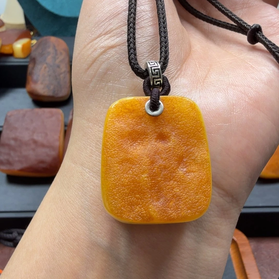 琥珀吊坠(赠链)未镶嵌