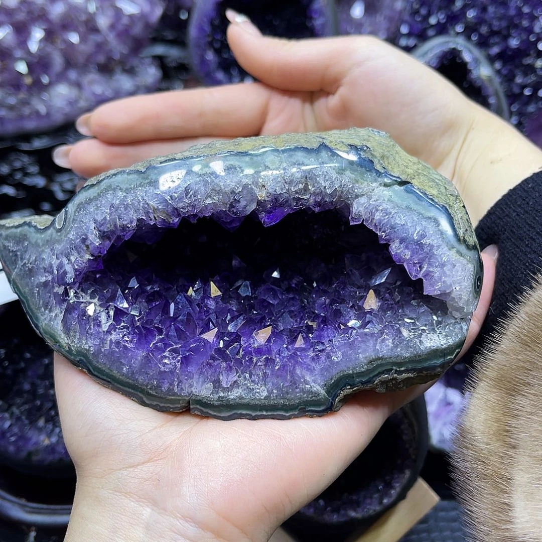 紫晶未镶嵌大型摆件（非配饰）