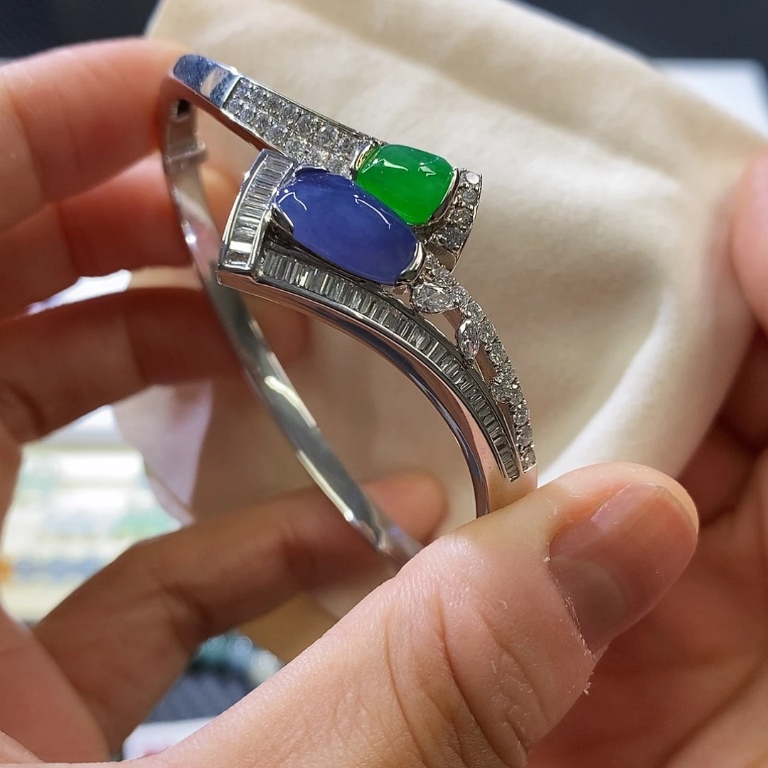 翡翠挂件未镶嵌李*牙手镯订金