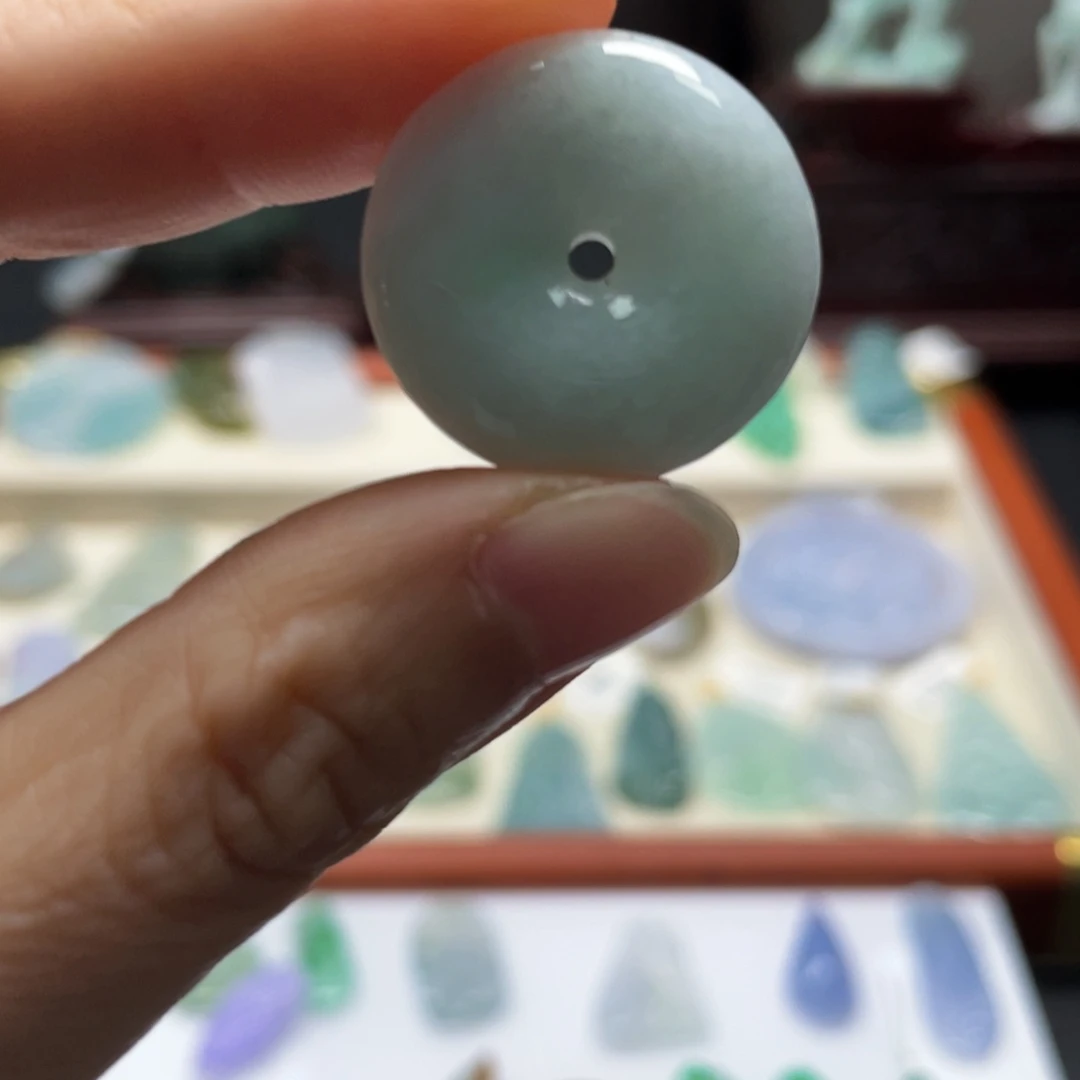 翡翠未镶嵌颈饰翡翠3