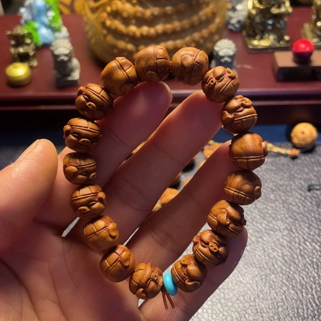 龙纹桃核雕刻瑕疵猪八戒