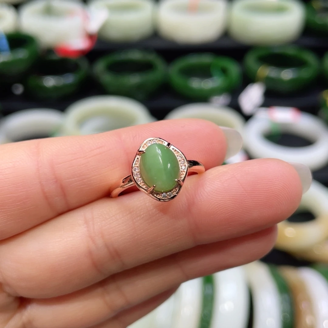 未镶嵌戒指和田玉