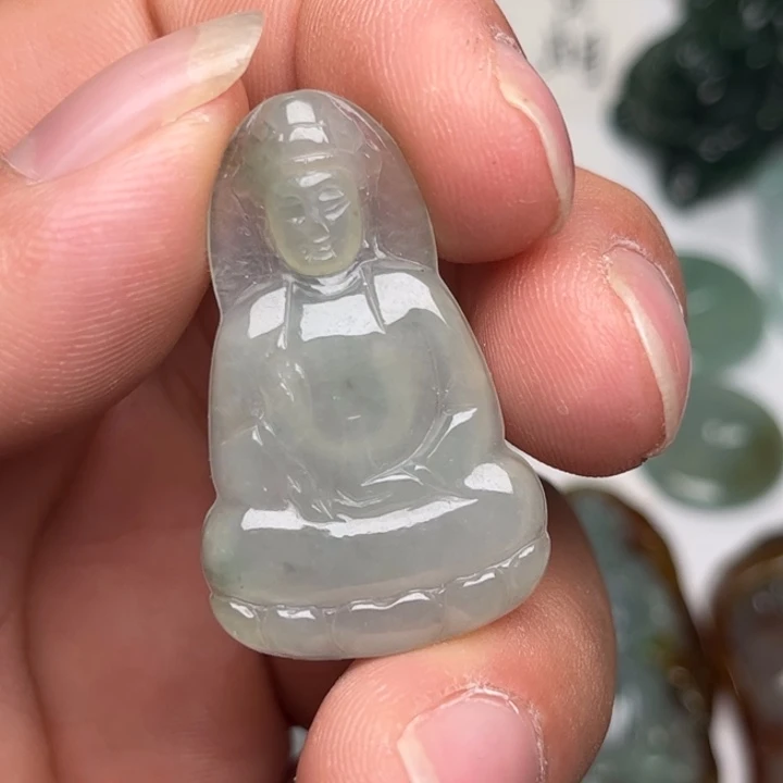 翡翠未镶嵌颈饰素衣观音