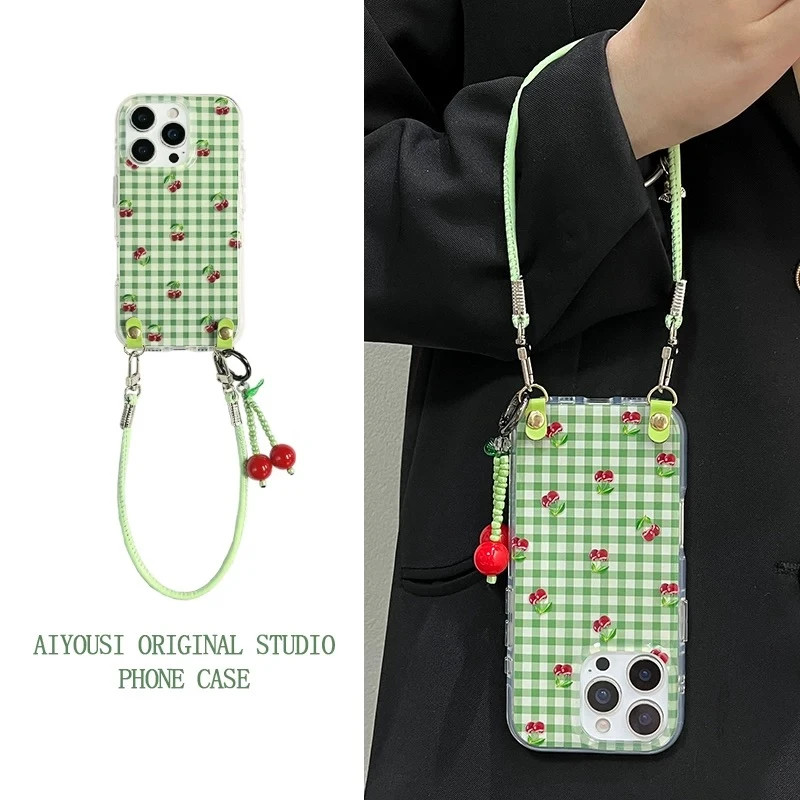 ins日韩绿格樱桃挂件手绳适用iPhone16pro手机壳苹果15pro新14女