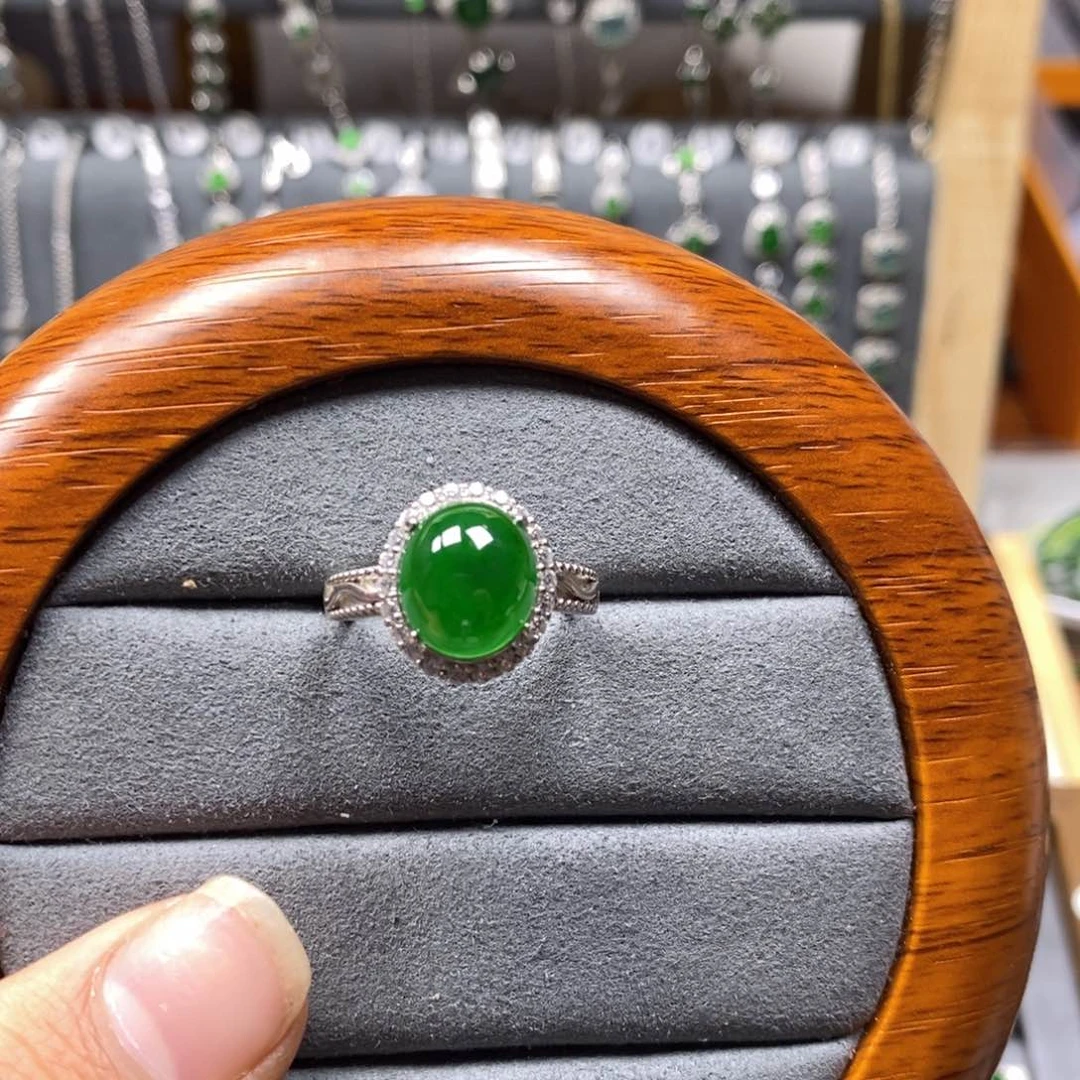 翡翠颈饰银S925镶嵌大*翡翠戒指