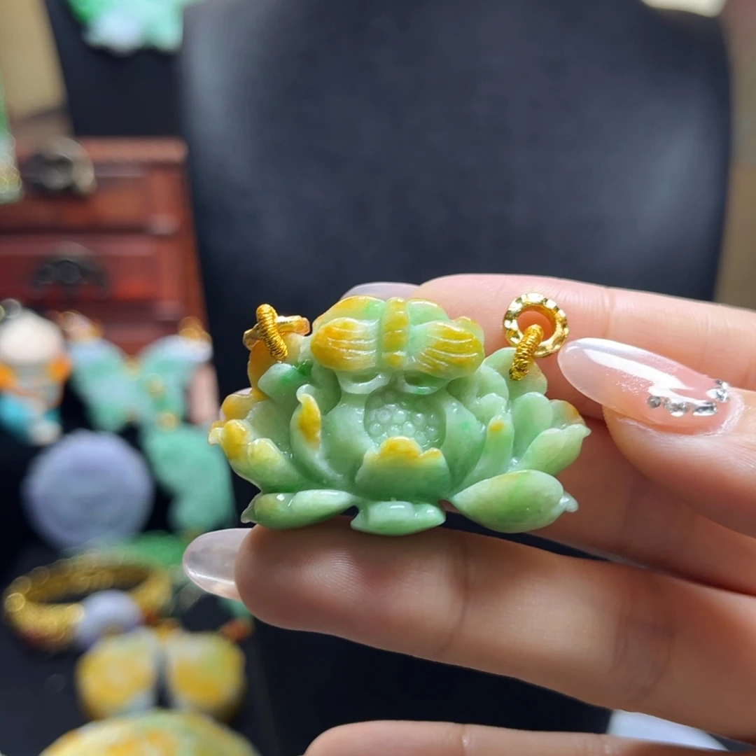 颈饰未镶嵌翡翠莲花