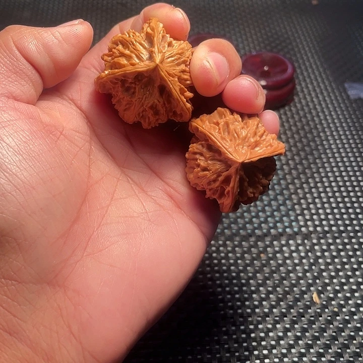 文玩核桃吊坠38mm盘山三棱