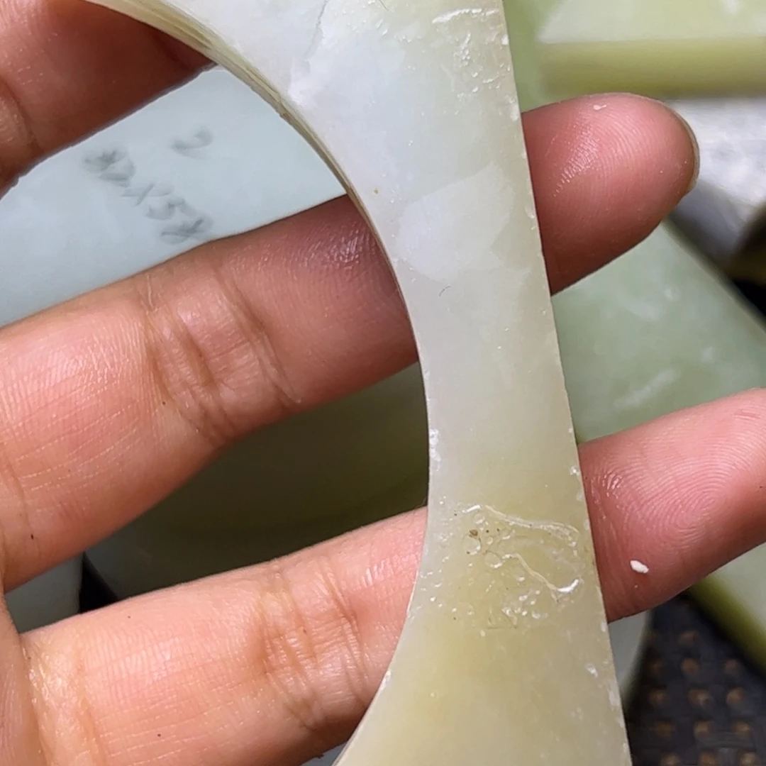 和田玉未镶嵌项链