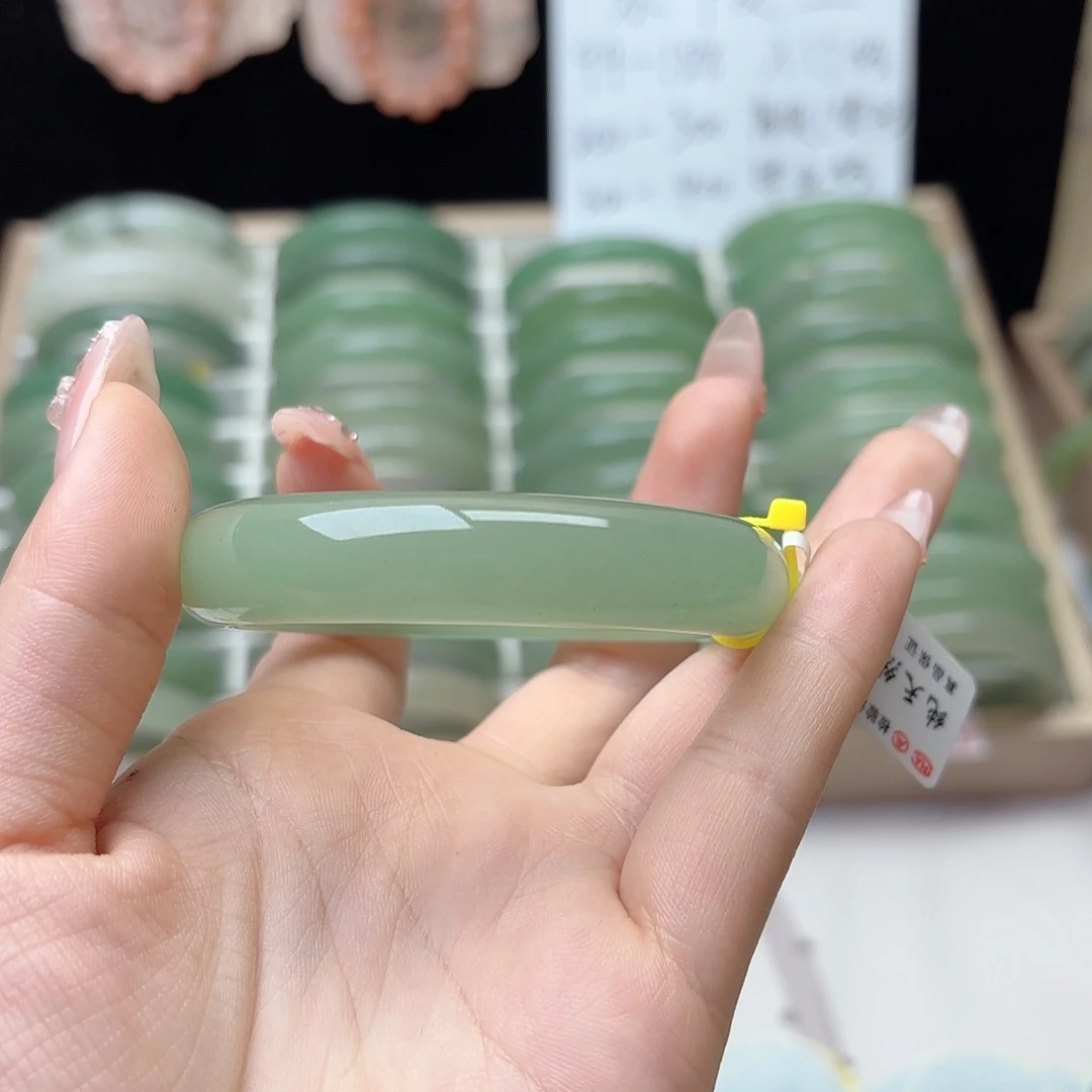 石英质玉手镯未镶嵌5253