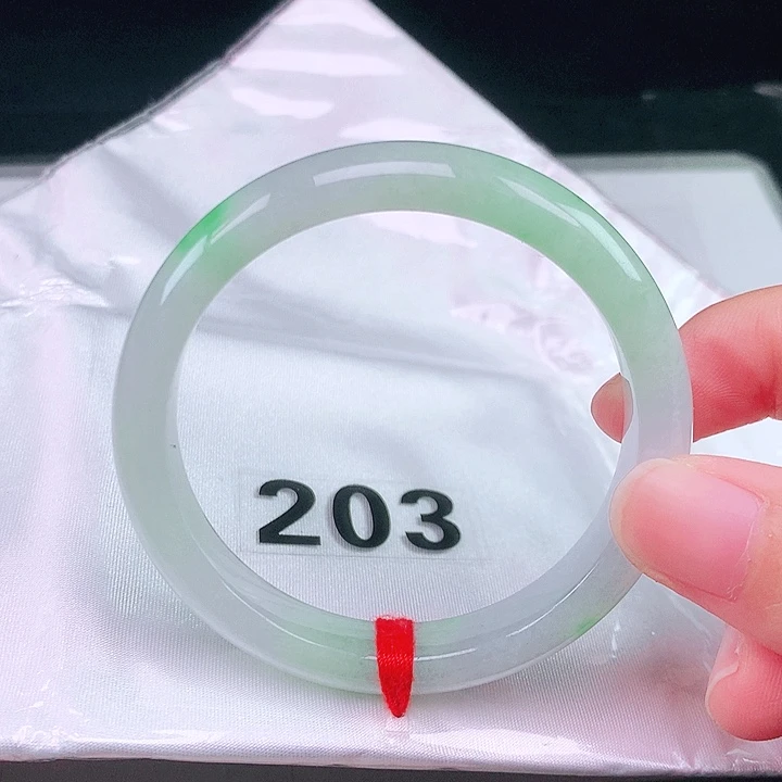 翡翠未镶嵌手镯翡翠手镯