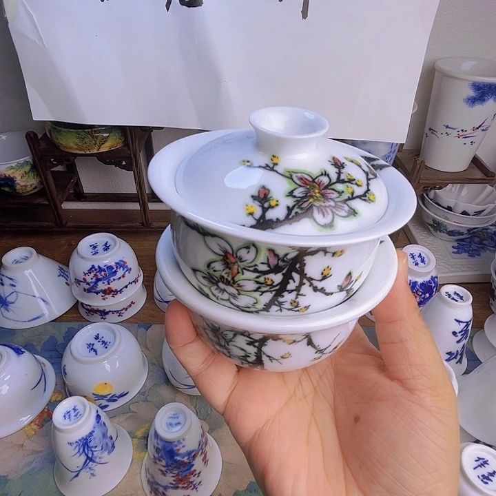 人**故忠意堂釉下彩玉兰花