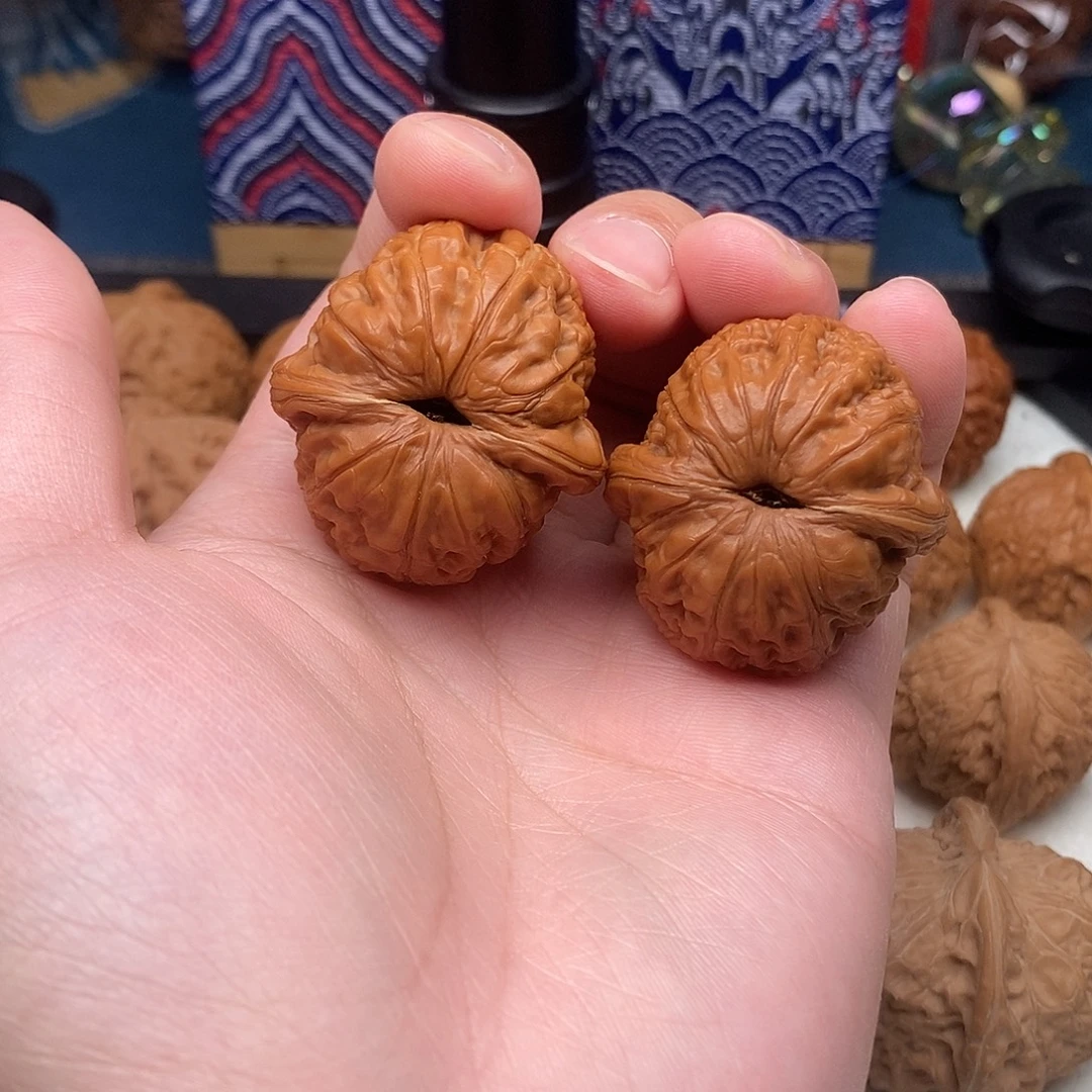 浔****39尺寸元宝有色差打底