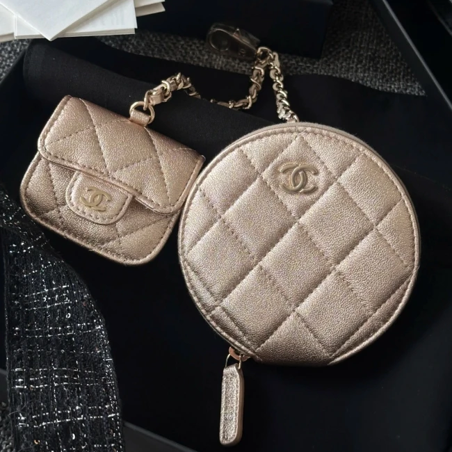 未使用 Chanel/香奈儿 小花6珊 零钱耳机包 挂件 奶茶色