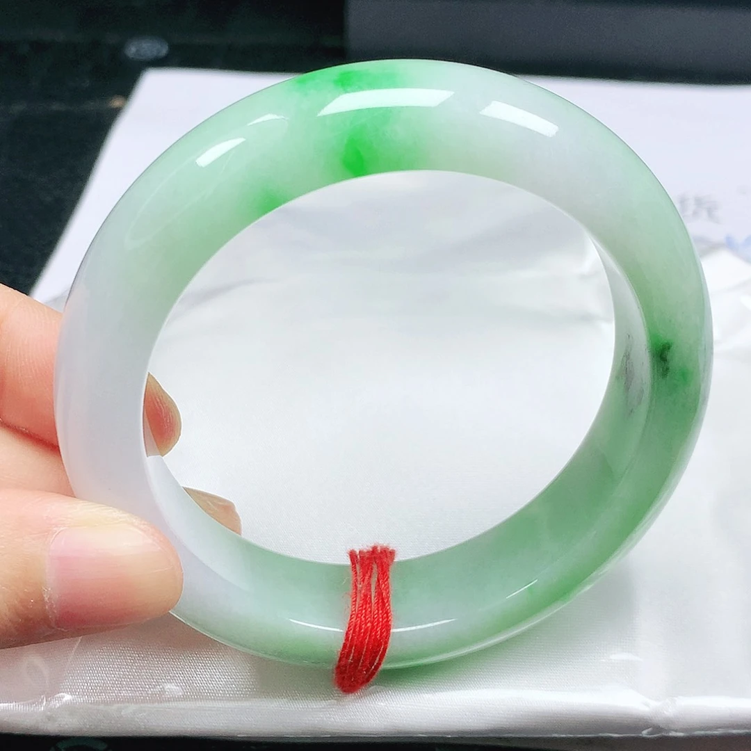 翡翠手镯未镶嵌正