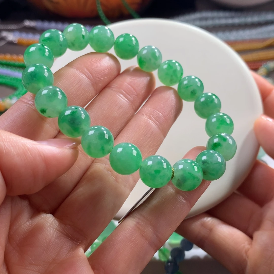 翡翠未镶嵌手链胶润绿底飘绿花卡10